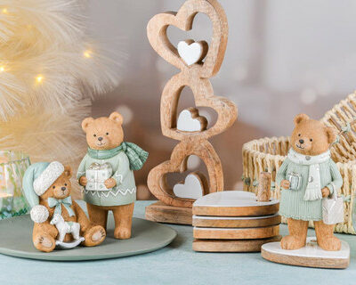 🧸 Figuras Ursinhos de Inverno – Casal com Presentes